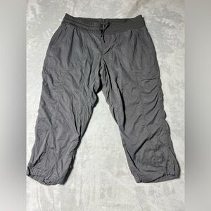 The North Face Women’s Capri Hiking Pants Gray Size XL
